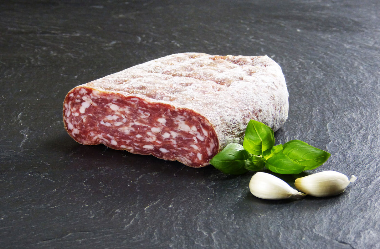 Salami Spianata Romana geschnitten