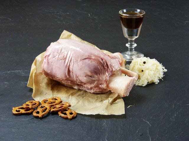 Schweinshaxe gepökelt und gegart